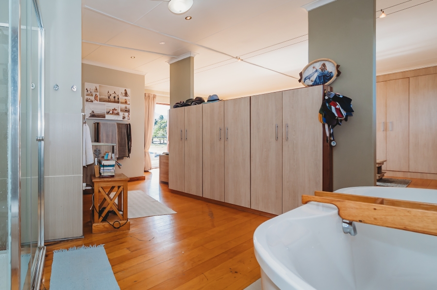 4 Bedroom Property for Sale in Heatherlands Western Cape